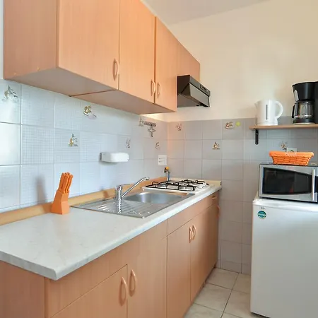 Apartman Veljko 100 *