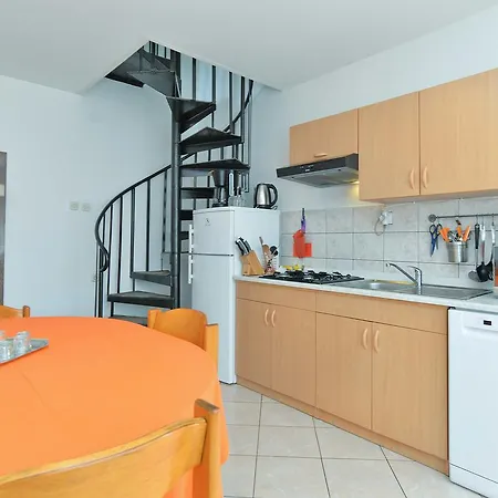 Veljko 100 Apartman Pula