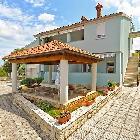 Apartman Veljko 100 Pula