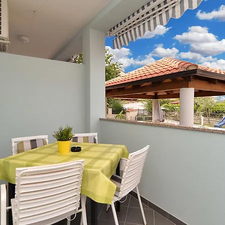 Apartman Veljko 100 Pula