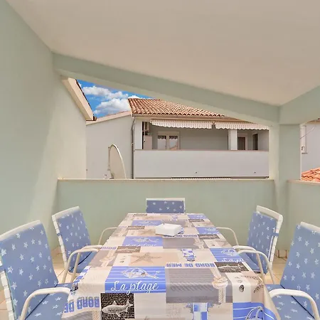 Apartman Veljko 100 Pula